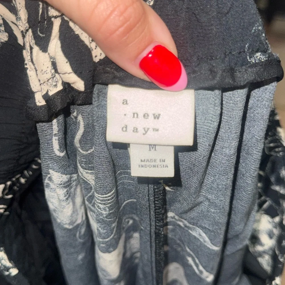 A New Day Flowy Pants - Picture 2 of 8